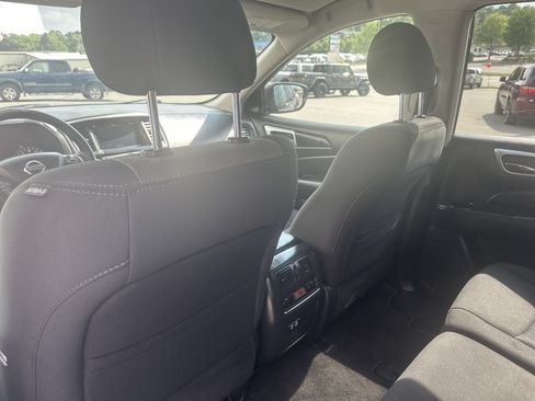 Used 2020 Nissan Pathfinder S AWD/4WD image 19