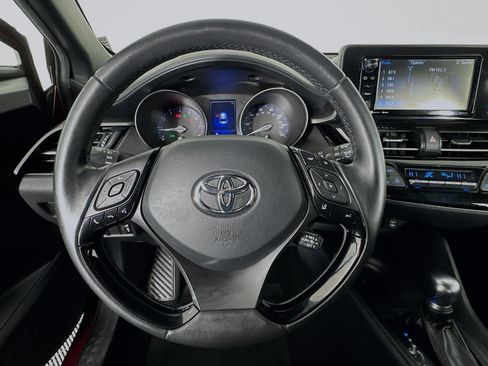 Used 2018 Toyota C-HR XLE image 11