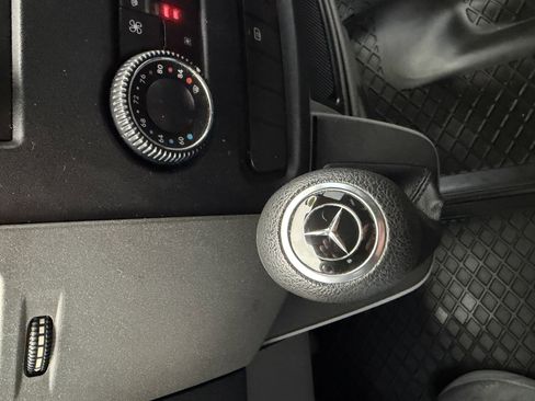 Used 2014 Mercedes-Benz Sprinter 2500 image 17