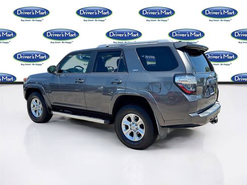 Used 2016 Toyota 4Runner SR5 AWD/4WD image 5