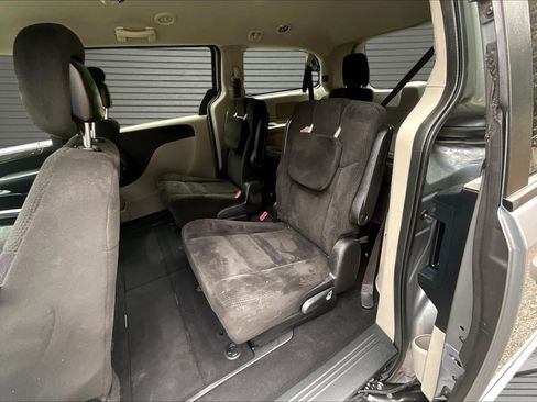 Used 2015 Dodge Grand Caravan SE w/ Quick Order Package 29E SE FWD image 21