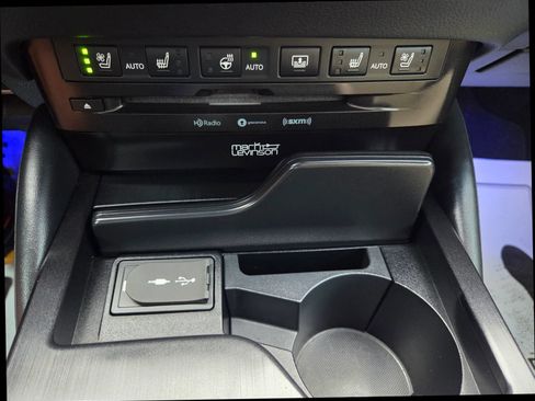 Used 2020 Lexus ES 300h w/ Premium Package FWD image 25