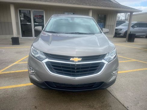 Used 2018 Chevrolet Equinox LT image 2