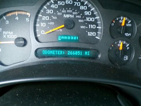 Used 2003 Chevrolet Silverado 2500 LS w/ Skid Plate Package image 17