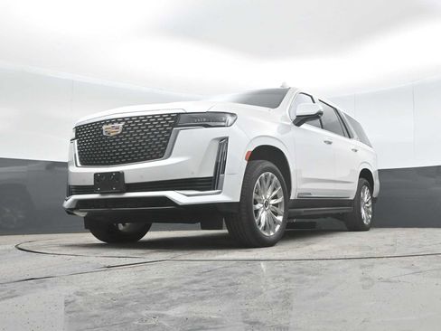Used 2024 Cadillac Escalade Premium Luxury AWD/4WD image 26