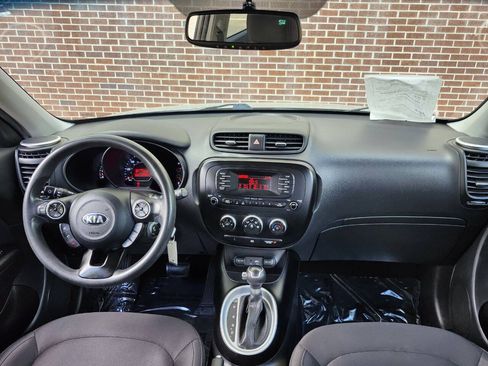 Used 2016 Kia Soul FWD image 8