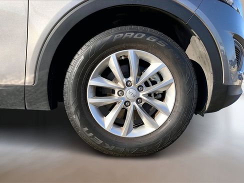 Used 2016 Kia Sorento L image 9