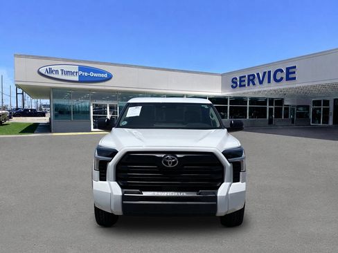 Used 2022 Toyota Tundra SR5 w/ Convenience Package RWD image 3