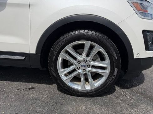 Used 2016 Ford Explorer Limited w/ Equipment Group 301A FWD image 18