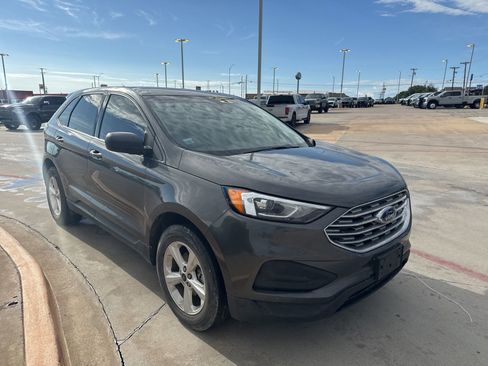 Used 2019 Ford Edge SE FWD image 3