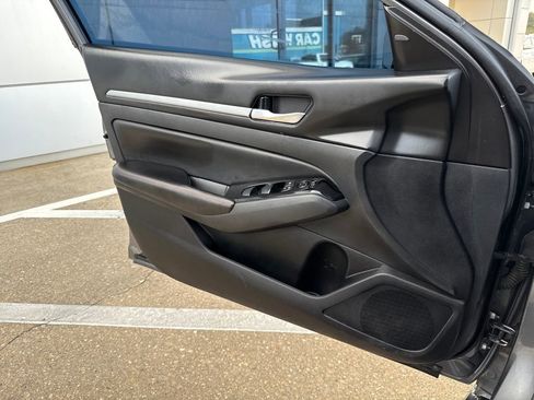 Used 2024 Nissan Altima 2.5 SR image 21