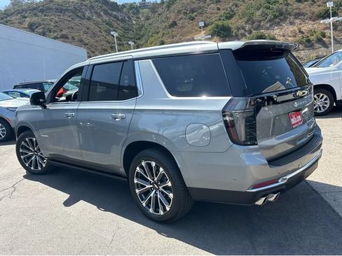 Certified 2025 Chevrolet Tahoe High Country AWD/4WD image 3