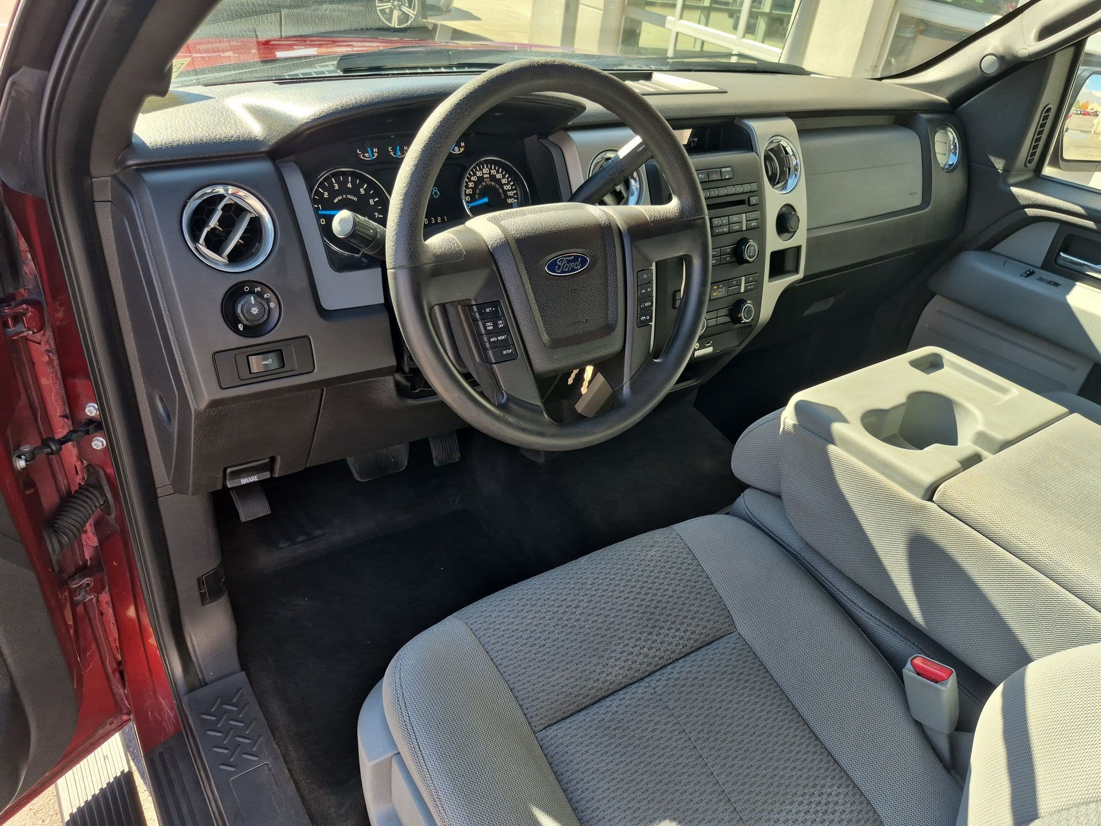 Used 2014 Ford F150 XLT AWD/4WD image 16