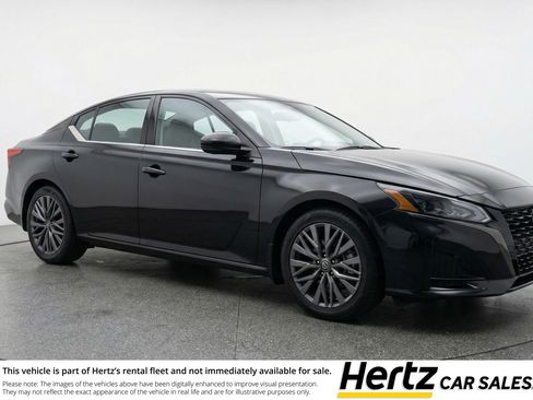 Used 2025 Nissan Altima 2.5 SV FWD image 1