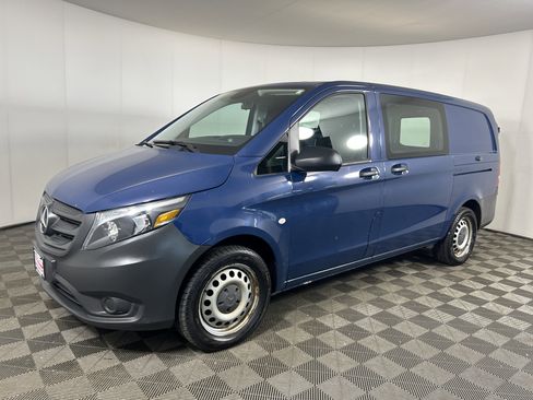 Used 2019 Mercedes-Benz Metris image 1