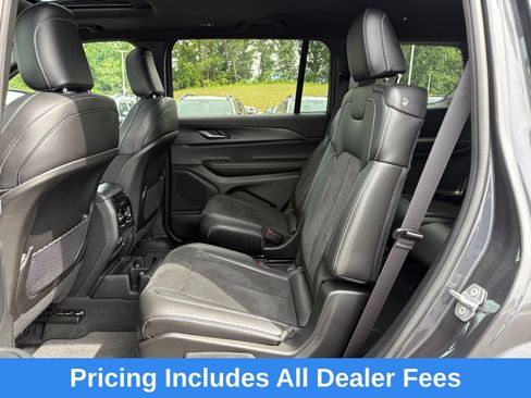 Used 2025 Jeep Grand Cherokee L Altitude AWD/4WD image 32