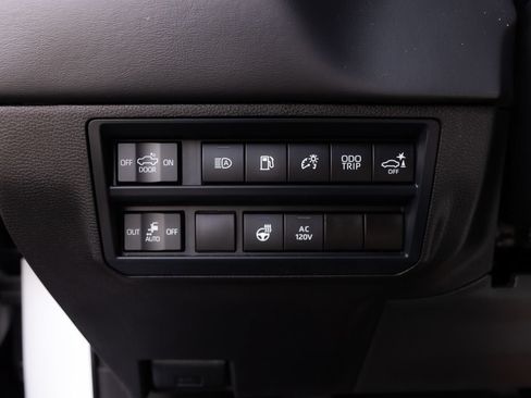 Used 2025 Toyota Tundra Platinum AWD/4WD image 24