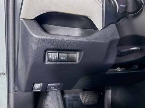 Certified 2022 Toyota RAV4 XLE AWD/4WD image 11