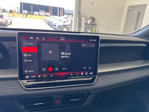 New 2026 Volkswagen Tiguan SE R-Line AWD/4WD image 8