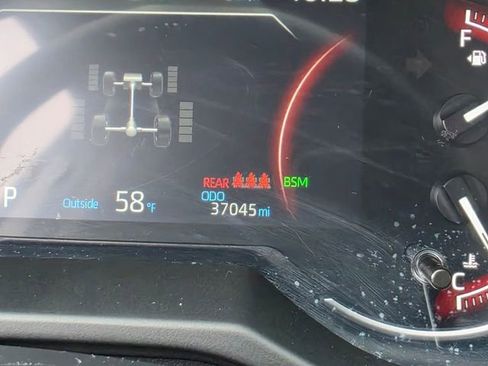Used 2025 Toyota RAV4 XLE AWD/4WD image 24