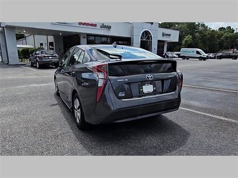 Used 2017 Toyota Prius Three w/ Advanced Technology Package image 29