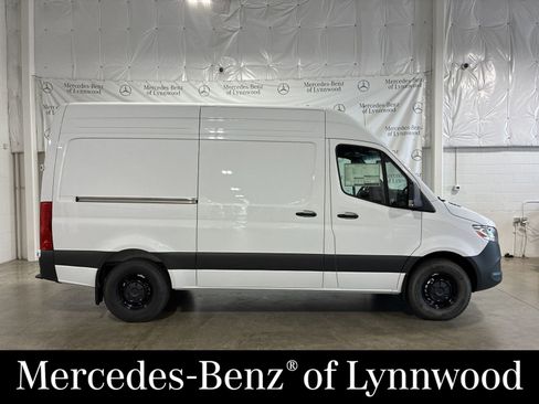 New 2025 Mercedes-Benz Sprinter 2500 image 1