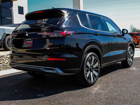 Used 2025 Mitsubishi Outlander SE AWD/4WD image 6