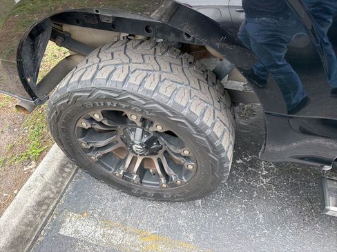 Used 2016 Ford F150 XLT image 8