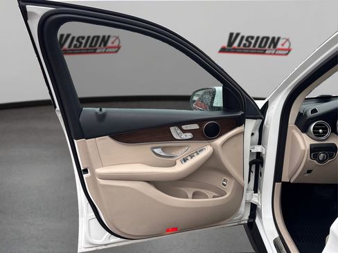 Used 2021 Mercedes-Benz GLC 300 4MATIC image 23