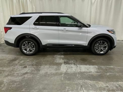 New 2026 Ford Explorer Active w/ Active Comfort Package AWD/4WD image 2