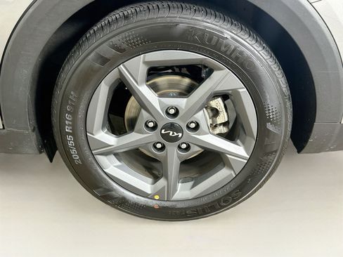 Used 2025 Kia K4 FWD image 11