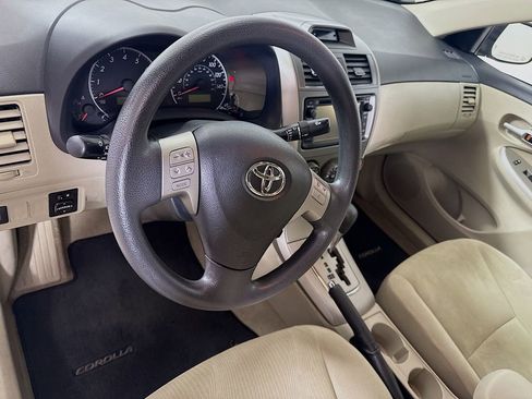 Used 2013 Toyota Corolla LE w/ Premium Pkg FWD image 9