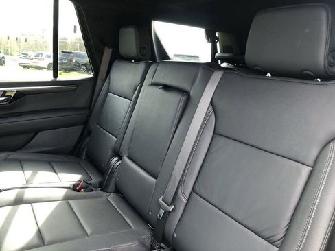 Used 2025 Chevrolet Tahoe LT AWD/4WD image 21