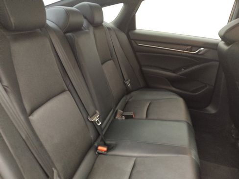 Used 2018 Honda Accord Sport image 19