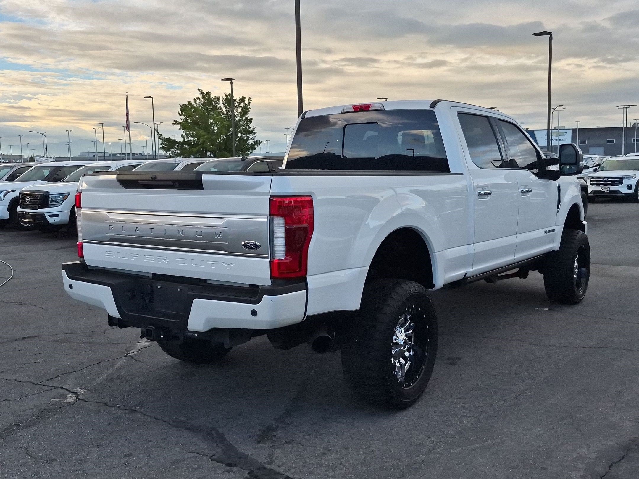 Used 2019 Ford F350 Platinum w/ Platinum Ultimate Package AWD/4WD image 3