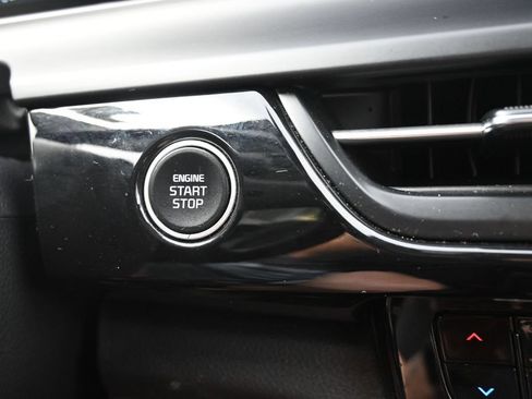 Used 2025 Kia Seltos S FWD image 16
