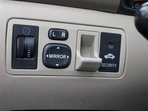 Used 2006 Toyota Corolla LE image 14