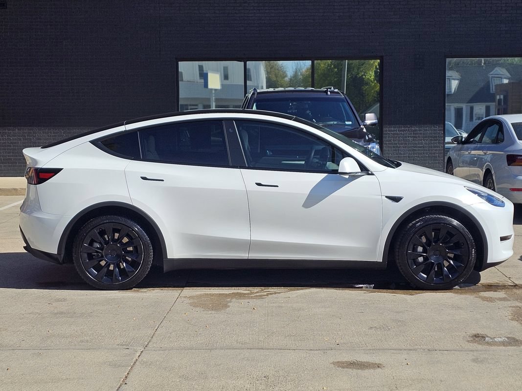 Used 2023 Tesla Model Y Long Range AWD/4WD image 8