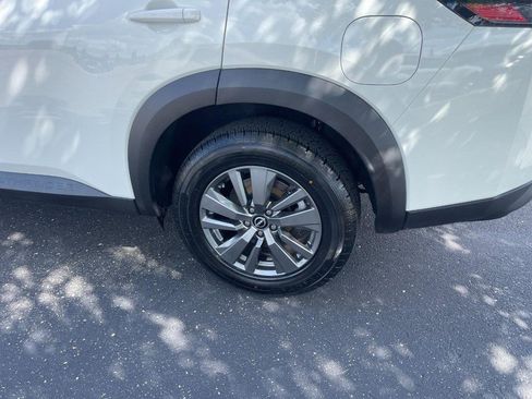 Used 2022 Nissan Pathfinder SV AWD/4WD image 6