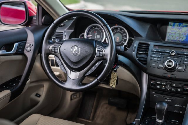 Used 2013 Acura TSX w/ Technology Package FWD image 25