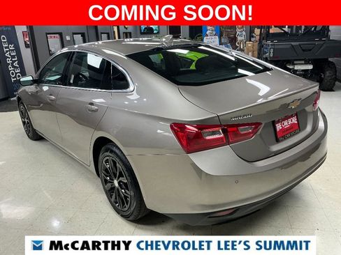 Used 2025 Chevrolet Malibu LT image 3