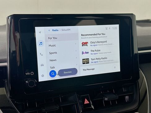 Used 2025 Toyota Corolla LE image 29