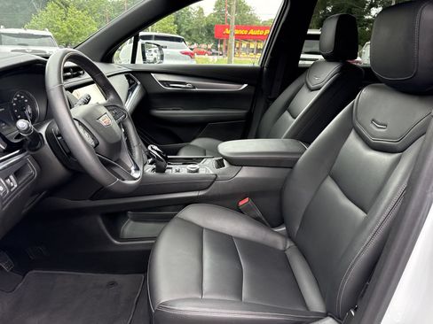 Used 2024 Cadillac XT6 Luxury FWD image 9