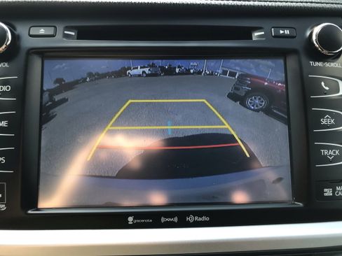 Used 2018 Toyota Highlander Limited image 26