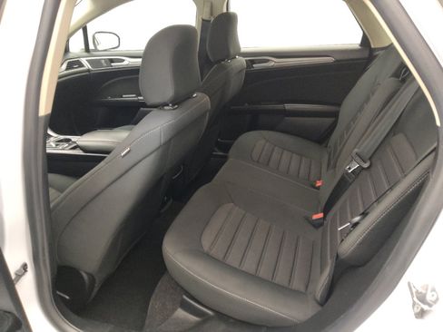 Used 2020 Ford Fusion SE AWD/4WD image 18