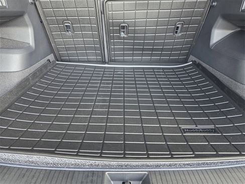 New 2026 Volkswagen Tiguan SE R-Line image 23