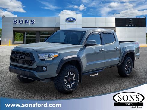 Used 2022 Toyota Tacoma TRD Off-Road image 1