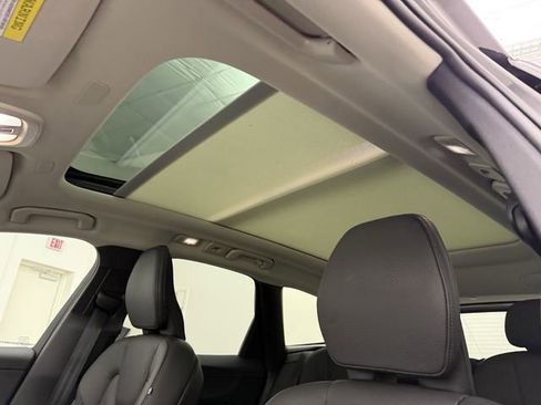 Certified 2023 Volvo XC60 B5 Plus w/ Climate Package image 15