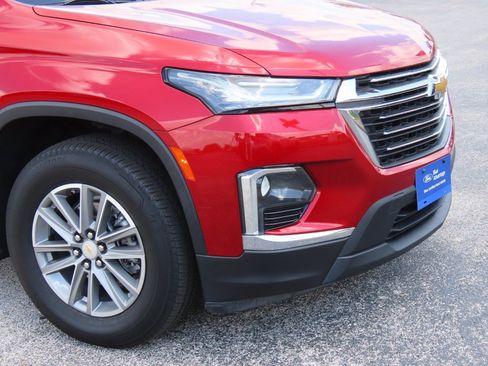 Used 2023 Chevrolet Traverse LT image 5