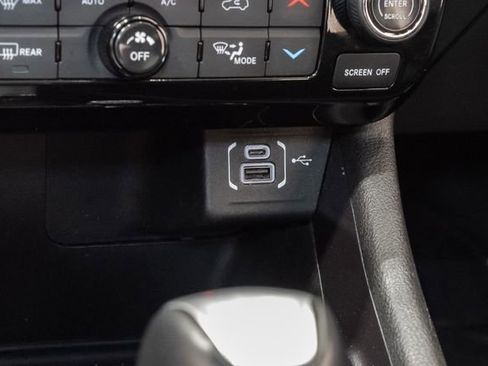 Certified 2025 Jeep Compass Latitude w/ Sun & Sound Group AWD/4WD image 23